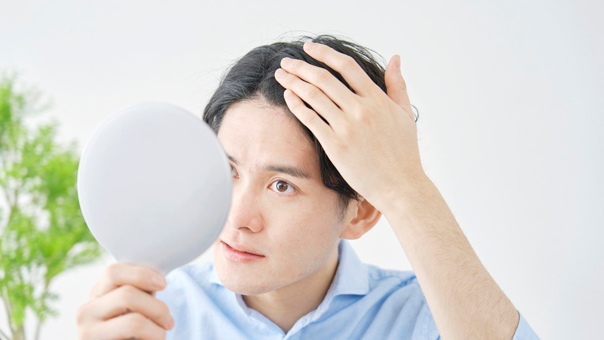 白髪が生え始めるのは何歳から？白髪が気になり出したときにやること