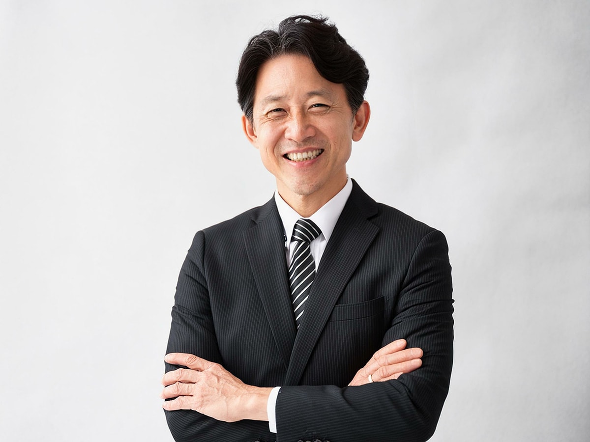 白髪対策を行った男性のイメージ