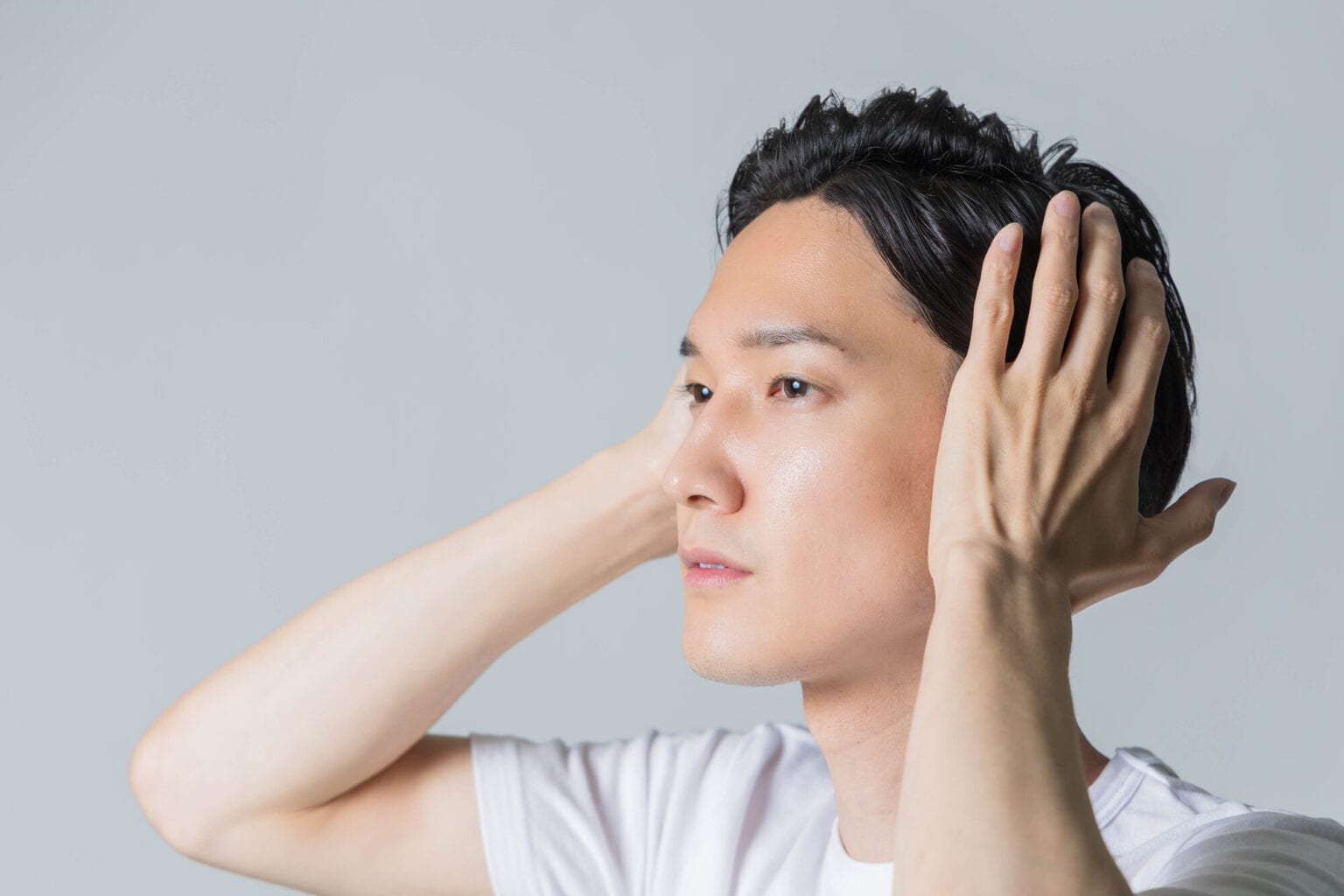 50代男性は白髪ぼかしで好印象のグレーヘアに。知っておきたい上手に染めるコツ｜メンズヘアナビ｜白髪染めならMen's Bigen｜ホーユー株式会社