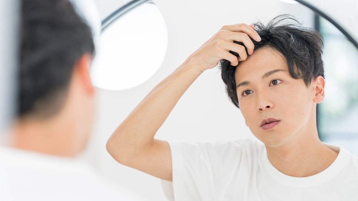 白髪はビジネスに影響する?相手に与える印象とお手入れのポイント