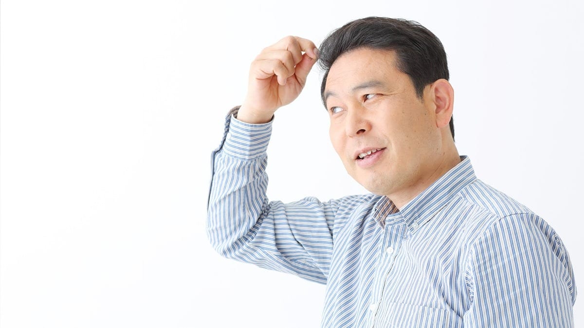大人の男性が白髪を目立たなくする方法｜生えてくる原因は？